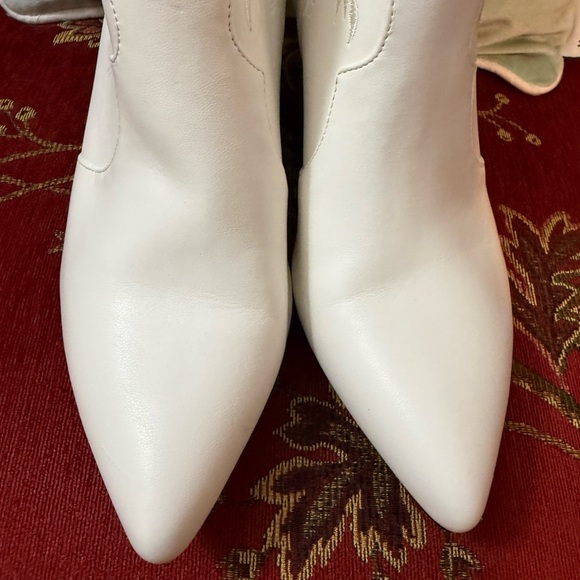 Elegant White Embroidered Ankle Boots - Picture 3 of 14